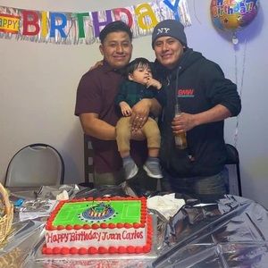 Meet your Posher, Víctor h